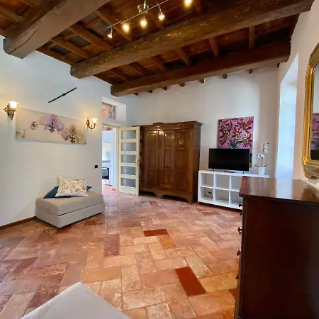 La Torretta Di Via Greppi Apartmán Angera