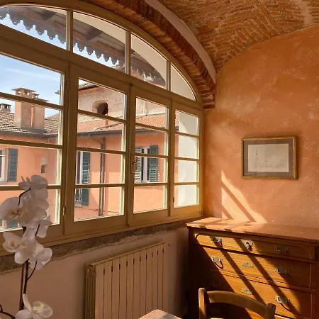 La Torretta Di Via Greppi * Angera